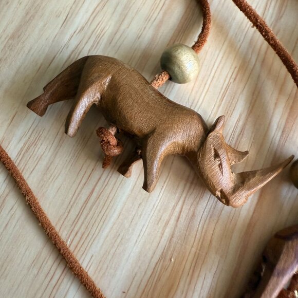 Hand-Carved Wooden Safari Animal Necklace With Leather Cord and Beads 21" Long - Picture 5 of 16